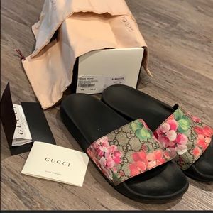 Gucci Bloom Slides